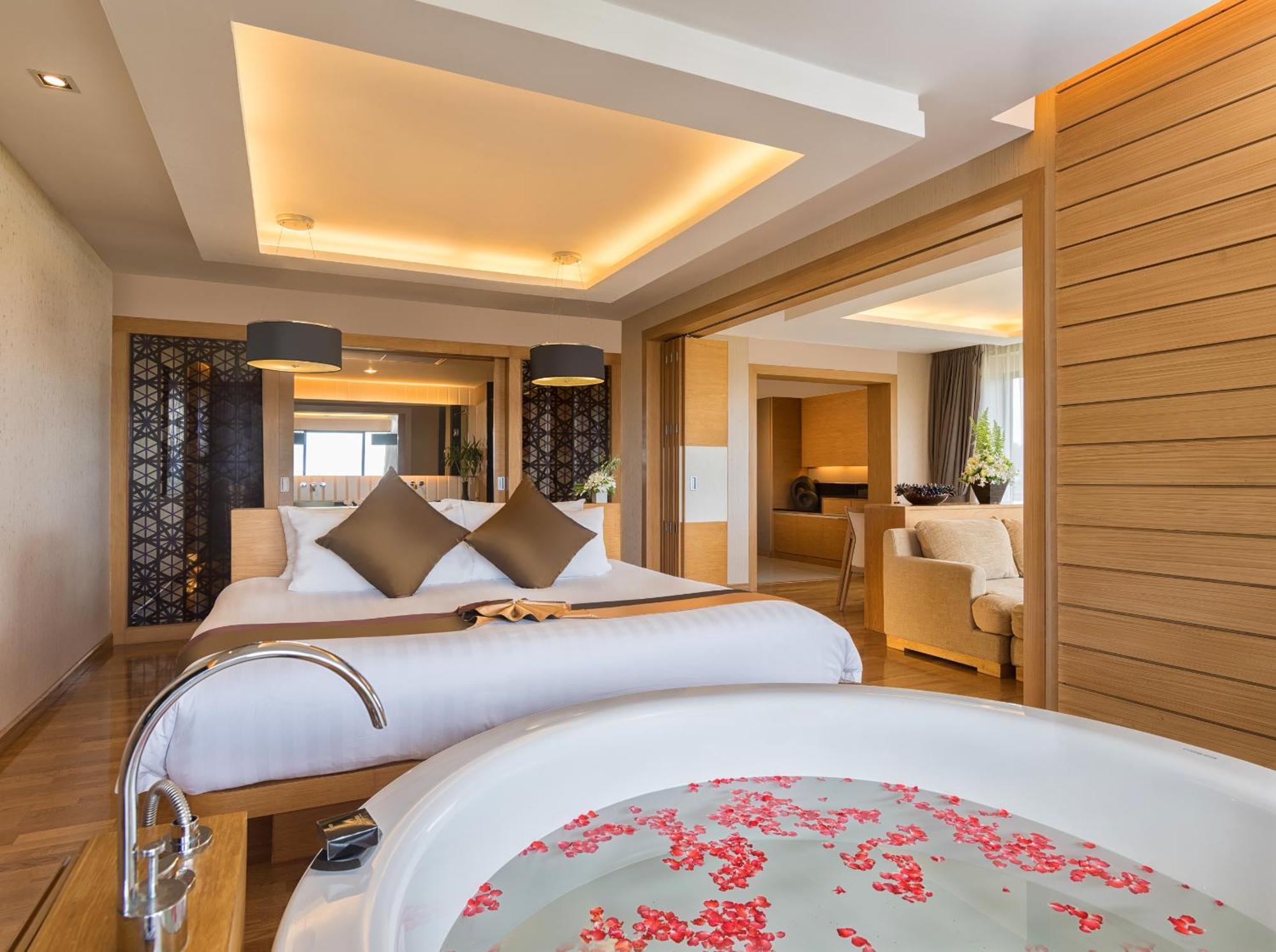 Novotel Phuket Avista And 5* Kata Beach (Phuket)